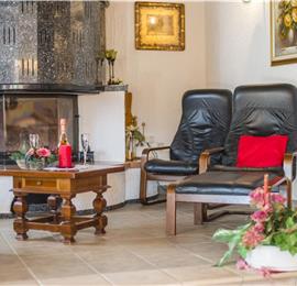 4 Bedroom Villa with Pool and Annex near Porec, Sleeps 8